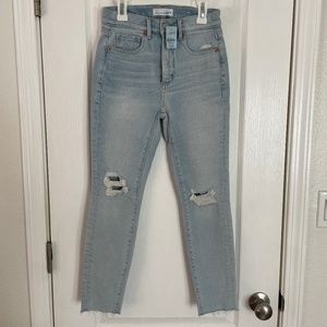 NEW W/Tags Petite Destructed High Rise Skinny Ankle Jeans